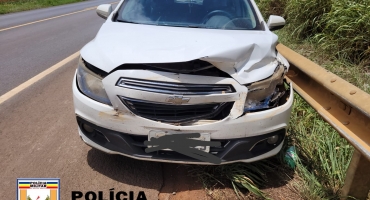 Lagoa Formosa - Motorista cruza pista para adentrar em estacionamento de pamonharia e provoca acidente na BR-354 Lagoa Formosa - Motorista cruza pista para adentrar em estacionamento de pamonharia e provoca acidente na BR-354