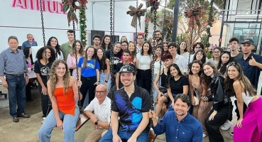 Alunos de Publicidade e Propaganda do UNIPAM participam de viagem técnica Alunos de Publicidade e Propaganda do UNIPAM participam de viagem técnica