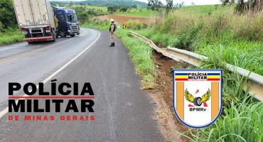 Carmo do Paranaíba – condutor perde controle direcional e colide CVC contra guardrail na BR-354 Carmo do Paranaíba – condutor perde controle direcional e colide CVC contra guardrail na BR-354