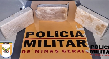 Carmo do Paranaíba - Polícia Militar apreende na BR-354 cocaína e crack avaliados em aproximadamente 150 mil reais Carmo do Paranaíba - Polícia Militar apreende na BR-354 cocaína e crack avaliados em aproximadamente 150 mil reais
