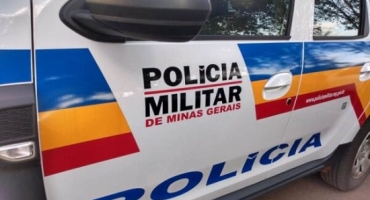 Ladrões invadem mais uma casa em Carmo do Paranaíba, fazem família refém e roubam dinheiro e mercadorias Ladrões invadem mais uma casa em Carmo do Paranaíba, fazem família refém e roubam dinheiro e mercadorias