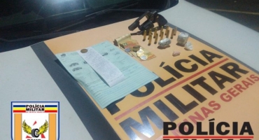 Patos de Minas - Jovem é preso na MGC-354 por porte ilegal de arma de fogo e tráfico de drogas Patos de Minas - Jovem é preso na MGC-354 por porte ilegal de arma de fogo e tráfico de drogas