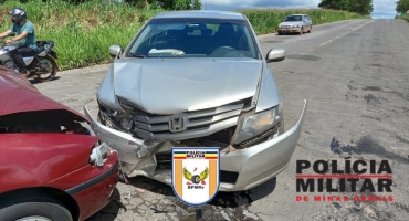 Patrocínio - Motorista embriagado e inabilitado é preso após causar acidente na MG-230 Patrocínio - Motorista embriagado e inabilitado é preso após causar acidente na MG-230