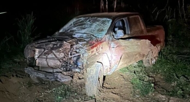 Carmo do Paranaíba – Animal solto na BR-354 provoca acidente envolvendo três veículos Carmo do Paranaíba – Animal solto na BR-354 provoca acidente envolvendo três veículos