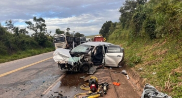 Motorista morre em acidente na BR-262 no município de Ibiá; uma criança de 6 anos e uma mulher de 44 ficaram gravemente feridas Motorista morre em acidente na BR-262 no município de Ibiá; uma criança de 6 anos e uma mulher de 44 ficaram gravemente feridas