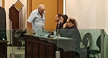 Acusado de matar rapaz com golpes de enxada em 2014 passa por novo julgamento no tribunal do Júri de Patos de Minas Acusado de matar rapaz com golpes de enxada em 2014 passa por novo julgamento no tribunal do Júri de Patos de Minas