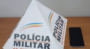 Carmo do Paranaíba - Mulher vai a UPA em busca de atendimento médico e furta celular de funcionária do local Carmo do Paranaíba - Mulher vai a UPA em busca de atendimento médico e furta celular de funcionária do local