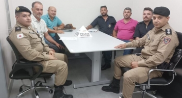 Polícia Militar e organizadores da ExpoCarmo se reúnem para discutir estratégias de segurança durante festa Polícia Militar e organizadores da ExpoCarmo se reúnem para discutir estratégias de segurança durante festa