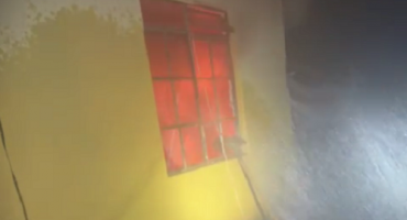 Homem de 46 anos coloca fogo na própria casa e acaba detido pela Polícia Militar Homem de 46 anos coloca fogo na própria casa e acaba detido pela Polícia Militar