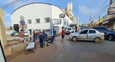 Acidente no bairro Nossa Senhora das Graças em Patos de Minas deixa duas pessoas feridas Acidente no bairro Nossa Senhora das Graças em Patos de Minas deixa duas pessoas feridas