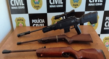 PC de Patos de Minas apreende três armas durante ação de combate à criminalidade PC de Patos de Minas apreende três armas durante ação de combate à criminalidade