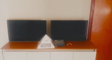 Menor furta televisores em Carmo do Paranaíba, vende mercadorias e acaba detido juntamente com receptador Menor furta televisores em Carmo do Paranaíba, vende mercadorias e acaba detido juntamente com receptador