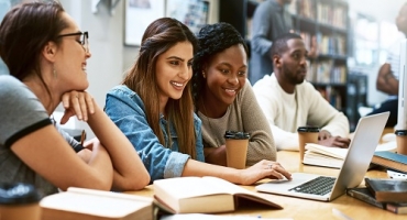 Programa Pé-de-Meia: estudantes já podem saber se foram contemplados