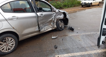Carmo do Paranaíba – Motorista tenta adentrar em posto de combustível e provoca acidente na BR-354 Carmo do Paranaíba – Motorista tenta adentrar em posto de combustível e provoca acidente na BR-354