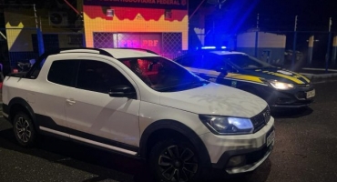 PRF de Patos de Minas prende homem suspeito de estelionato e recupera veículo na BR-365 PRF de Patos de Minas prende homem suspeito de estelionato e recupera veículo na BR-365