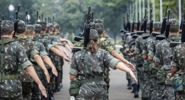 Governo de Minas Gerais quer aumentar contribuição dos militares