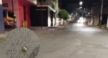 Troca de tiros entre criminosos deixa uma pessoa ferida na Avenida Ivan Borges Porto, em Patos de Minas Troca de tiros entre criminosos deixa uma pessoa ferida na Avenida Ivan Borges Porto, em Patos de Minas