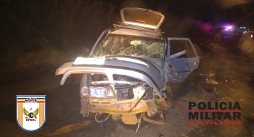 Coromandel - Colisão entre dois veículos deixa um pessoa morta e duas feridas na MG-188 Coromandel - Colisão entre dois veículos deixa um pessoa morta e duas feridas na MG-188