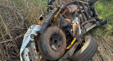 Casal e duas filhas ficam feridos em grave acidente entre caminhonete e carreta na BR-365; em Patos de Minas Casal e duas filhas ficam feridos em grave acidente entre caminhonete e carreta na BR-365; em Patos de Minas