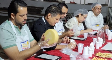 13º Concurso de Queijo Minas Artesanal é realizado em Patos de Minas e premia os 5 melhores produtos da microrregião do Cerrado 13º Concurso de Queijo Minas Artesanal é realizado em Patos de Minas e premia os 5 melhores produtos da microrregião do Cerrado