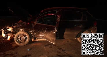 Carmo do Paranaíba – Falta de sinalização teria contribuído para provocar acidente entre dois veículos no entroncamento da BR-354 com a estrada dos Soares Carmo do Paranaíba – Falta de sinalização teria contribuído para provocar acidente entre dois veículos no entroncamento da BR-354 com a estrada dos Soares