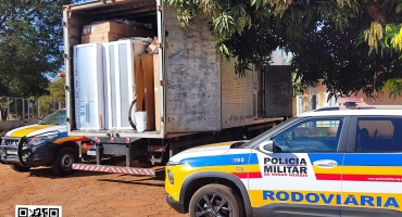 Polícia Militar recupera mais um caminhão com carga de eletrodomésticos furtada em Lagoa da Prata Polícia Militar recupera mais um caminhão com carga de eletrodomésticos furtada em Lagoa da Prata
