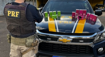 Polícia Rodoviária Federal de Patos de Minas apreende 150 cigarros eletrônicos na BR-365 Polícia Rodoviária Federal de Patos de Minas apreende 150 cigarros eletrônicos na BR-365