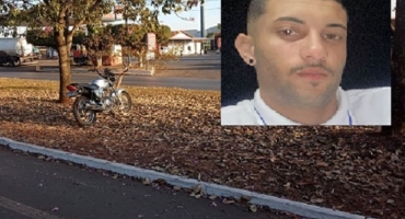 Motoqueiro que foi perseguido e baleado na Avenida JK em Patos de Minas não resiste e morre no hospital Motoqueiro que foi perseguido e baleado na Avenida JK em Patos de Minas não resiste e morre no hospital