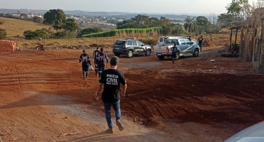 Adolescente de 16 anos é perseguido e assassinado a tiros em Patos de Minas; cidade registra três homicídios em três dias Adolescente de 16 anos é perseguido e assassinado a tiros em Patos de Minas; cidade registra três homicídios em três dias