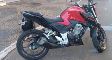 Motociclista é preso por tráfico de drogas em Patos de Minas; após se envolver em acidente de trânsito Motociclista é preso por tráfico de drogas em Patos de Minas; após se envolver em acidente de trânsito