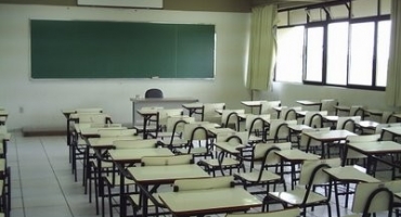 Alunos do ensino médio terão novas disciplinas e mais horas de ensino obrigatório em 2025