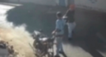 Carmo do Paranaíba – Câmera flagra furto no bairro Parque do Taboão (veja vídeo); ação rápida da Polícia Militar recupera motocicleta Carmo do Paranaíba – Câmera flagra furto no bairro Parque do Taboão (veja vídeo); ação rápida da Polícia Militar recupera motocicleta