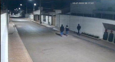 Indivíduos invadem residência na cidade de Lagoa Formosa e furtam automóvel, cofres e joias Indivíduos invadem residência na cidade de Lagoa Formosa e furtam automóvel, cofres e joias