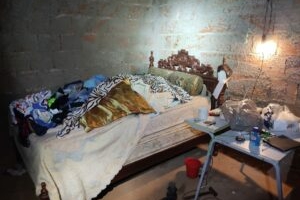 Corpo de homem é encontrado em estado de decomposição em residência na cidade de Patrocínio Corpo de homem é encontrado em estado de decomposição em residência na cidade de Patrocínio