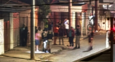 Jovem de 20 anos é atingido por disparos de arma de fogo na rua Ceará; em Patos de Minas Jovem de 20 anos é atingido por disparos de arma de fogo na rua Ceará; em Patos de Minas