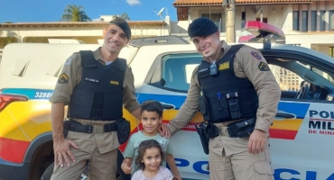 Em Carmo do Paranaíba Polícia Militar realiza sonho de pequeno fã Em Carmo do Paranaíba Polícia Militar realiza sonho de pequeno fã