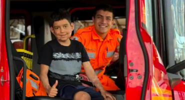 Agradecimento - Garotinho que teve 80% do corpo queimado ao tentar matar carrapato com álcool visita o Corpo de Bombeiros Agradecimento - Garotinho que teve 80% do corpo queimado ao tentar matar carrapato com álcool visita o Corpo de Bombeiros
