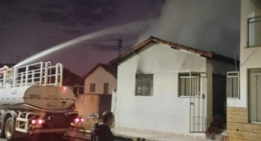 Vazante - Jovem morre após provocar incêndio em residência da ex-namorada Vazante - Jovem morre após provocar incêndio em residência da ex-namorada