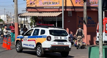 Rapaz de 25 anos é assassinado a tiros no bairro Aurélio Caixeta em Patos de Minas Rapaz de 25 anos é assassinado a tiros no bairro Aurélio Caixeta em Patos de Minas