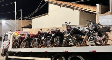 São Gotardo - PM apreende 20 motos e prende cinco pessoas em ‘Operação Tranquilidade Urbana’ São Gotardo - PM apreende 20 motos e prende cinco pessoas em ‘Operação Tranquilidade Urbana’