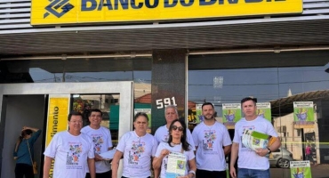 Bancários de Patos de Minas realizam manifestação reivindicando melhores condições para a categoria