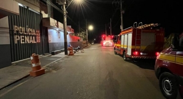 Durante motim detentos do Presídio Sebastião Satiro de Patos de Minas provocam princípio de incêndio Durante motim detentos do Presídio Sebastião Satiro de Patos de Minas provocam princípio de incêndio