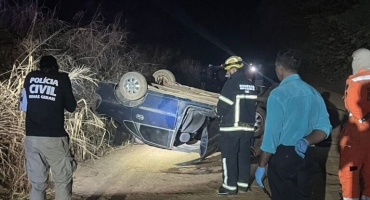 Homem de 34 anos morre e duas pessoas ficam feridas em acidente na estrada que liga Carmo do Paranaíba a Catulés Homem de 34 anos morre e duas pessoas ficam feridas em acidente na estrada que liga Carmo do Paranaíba a Catulés