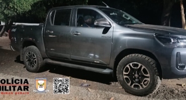 Lagoa Grande - Caminhonete clonada e utilizada em furtos na cidade de Belo Horizonte é recuperada pela polícia na MGC-410 Lagoa Grande - Caminhonete clonada e utilizada em furtos na cidade de Belo Horizonte é recuperada pela polícia na MGC-410