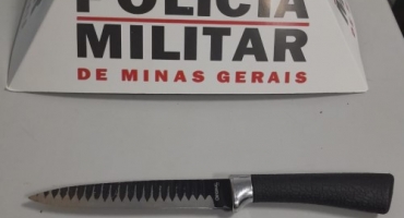 Homem de 32 anos tem pulmão perfurado ao ser atingido por golpe de faca em Patos de Minas Homem de 32 anos tem pulmão perfurado ao ser atingido por golpe de faca em Patos de Minas