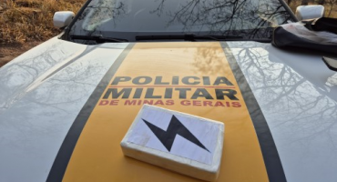 Abadia dos Dourados - Mulher é presa com droga avaliada em 180 mil reais na MG-190 Abadia dos Dourados - Mulher é presa com droga avaliada em 180 mil reais na MG-190