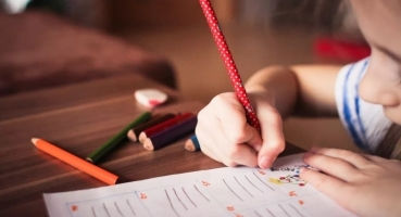 Interessados em estudar na rede pública de ensino já podem fazer o cadastro escolar 2025 Interessados em estudar na rede pública de ensino já podem fazer o cadastro escolar 2025