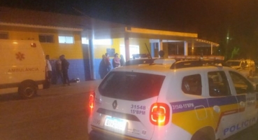 Idoso é atingido por tiro durante assalto no bairro Aleixo Araújo, em Presidente Olegário Idoso é atingido por tiro durante assalto no bairro Aleixo Araújo, em Presidente Olegário
