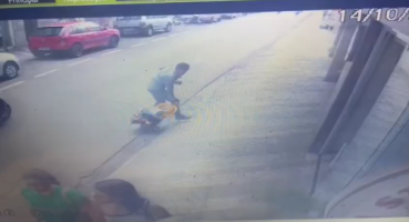 Homem furta máquina hidrolavadora de alta pressão avaliada em mais de 3 mil reais; veja vídeo Homem furta máquina hidrolavadora de alta pressão avaliada em mais de 3 mil reais; veja vídeo