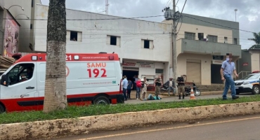 Idoso é atropelado por automóvel na Avenida João Batista em Carmo do Paranaíba Idoso é atropelado por automóvel na Avenida João Batista em Carmo do Paranaíba